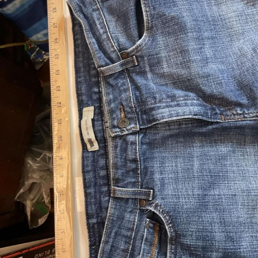 Levi-s Women's Blue and Navy Jeans - Picture 2 of 7